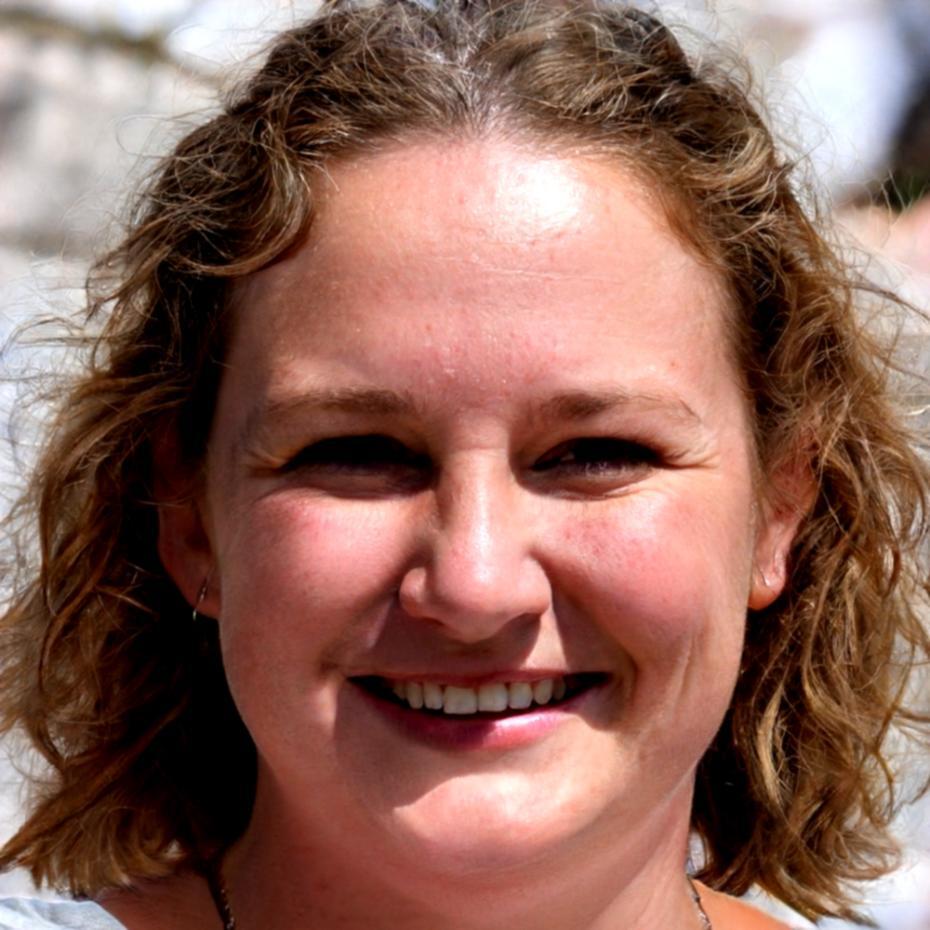 Portrait de Véra Blomgren, experte en analyse financière